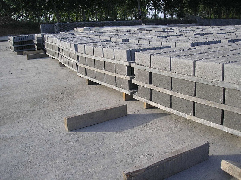 <a href=http://m.fmhorg.cn/zjtb/ target=_blank class=infotextkey>水泥磚機托板</a>